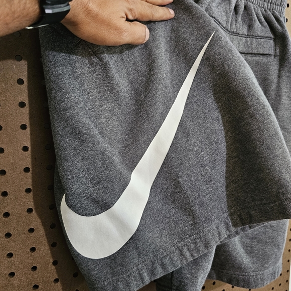Nike Gym Shorts - Picture 3 of 4